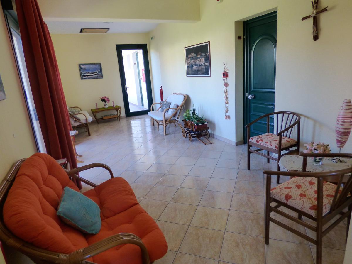 Dolphins Apartments & Rooms Limenas  Buitenkant foto