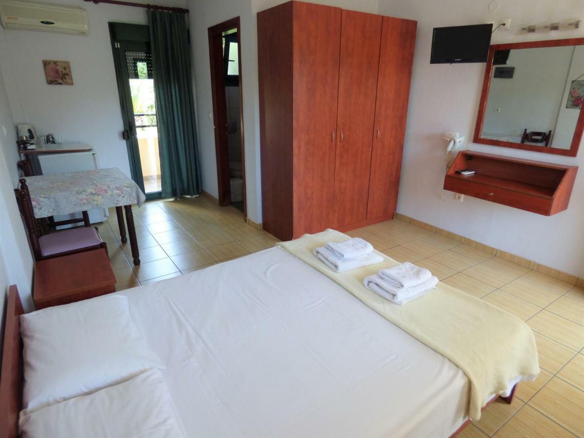 Dolphins Apartments & Rooms Limenas  Buitenkant foto
