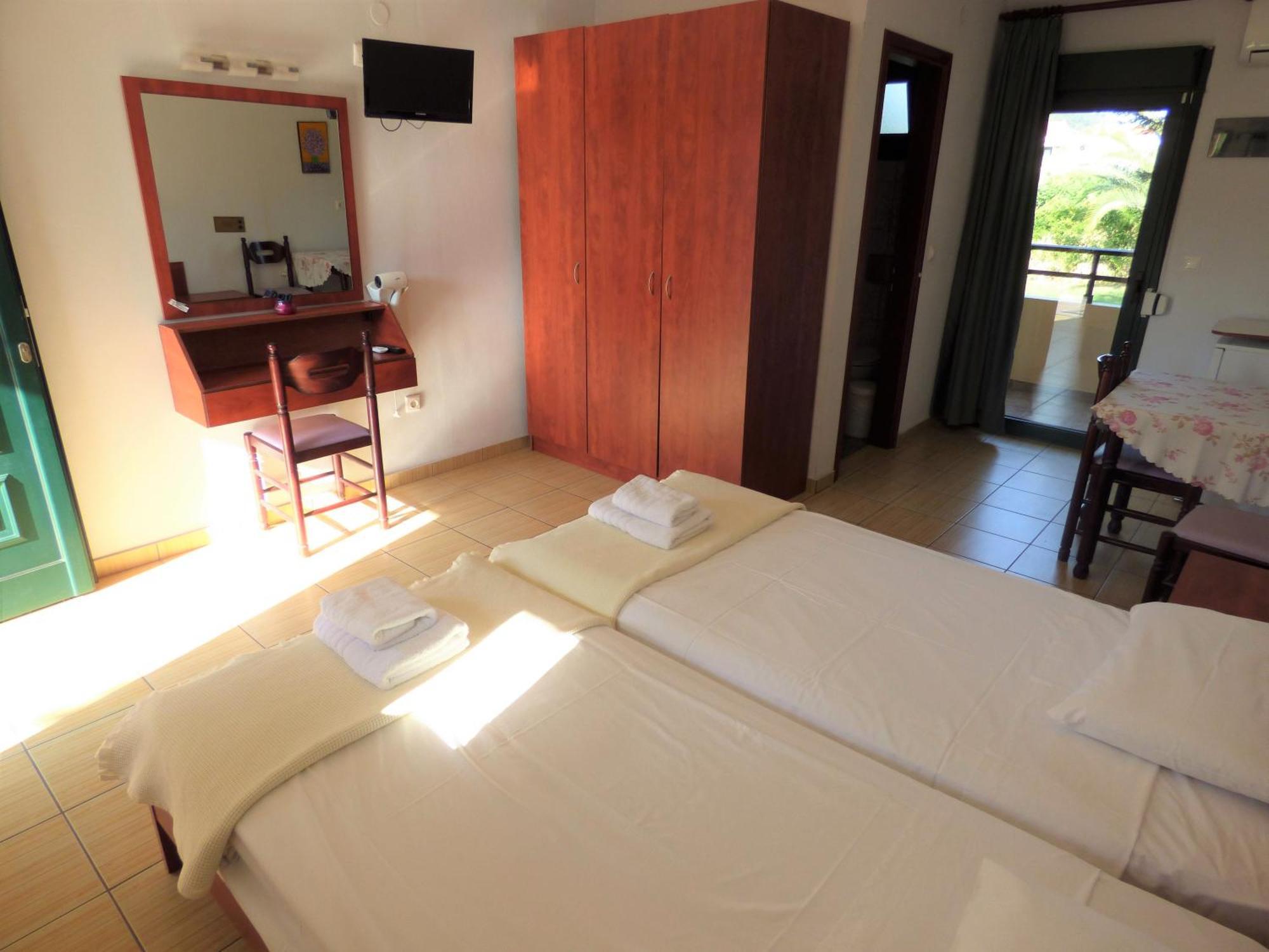Dolphins Apartments & Rooms Limenas  Buitenkant foto