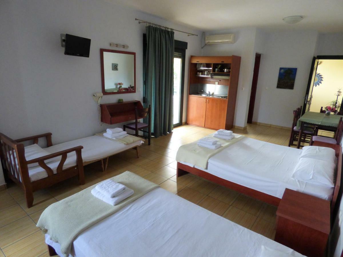 Dolphins Apartments & Rooms Limenas  Buitenkant foto