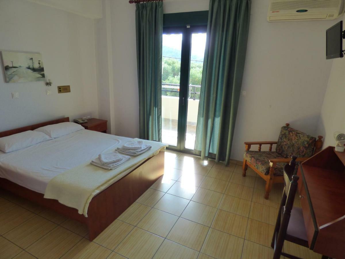 Dolphins Apartments & Rooms Limenas  Buitenkant foto